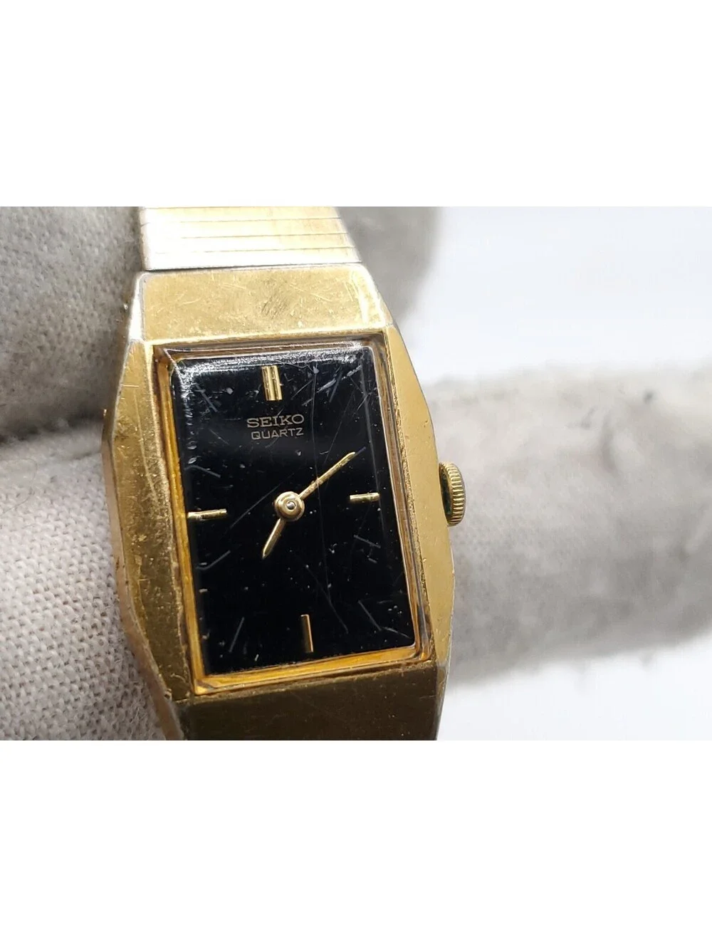 Vintage Seiko Quartz Watch Womens New Battery Gold Tone Black Dial 16mm